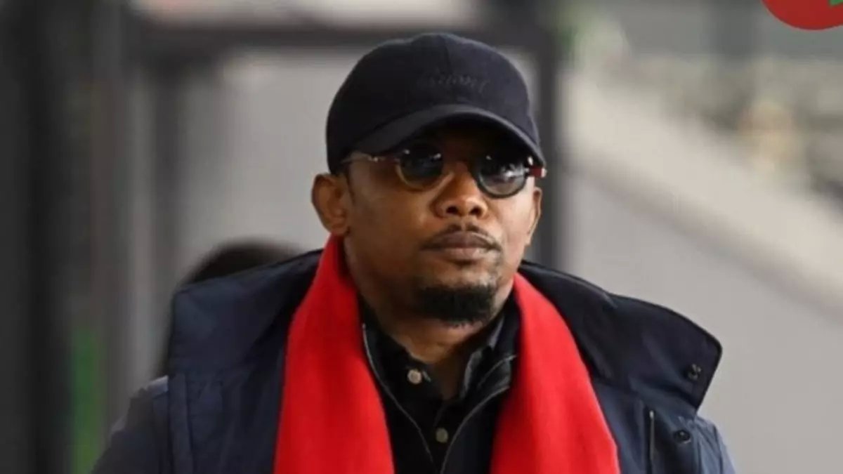 عاجل: الكاف يُعاقب صامويل إيتو بـ20 ألف دولار وإيقاف 4 مباريات... ماذا فعل النجم السابق في مباراة المغرب؟