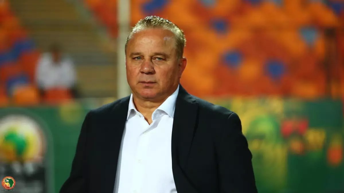 شوقي غريب يكشف السبب الصادم: هذا الخطأ التكتيكي دمر منتخب مصر أمام السنغال!