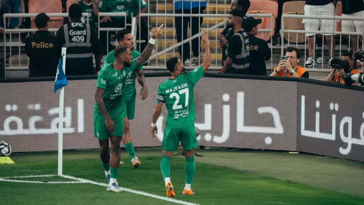 عاجل: الأهلي يطرد نجمه الفرنسي ميو ويستهدف البديل البرتغالي - قرار صادم يهز قلعة الكؤوس!