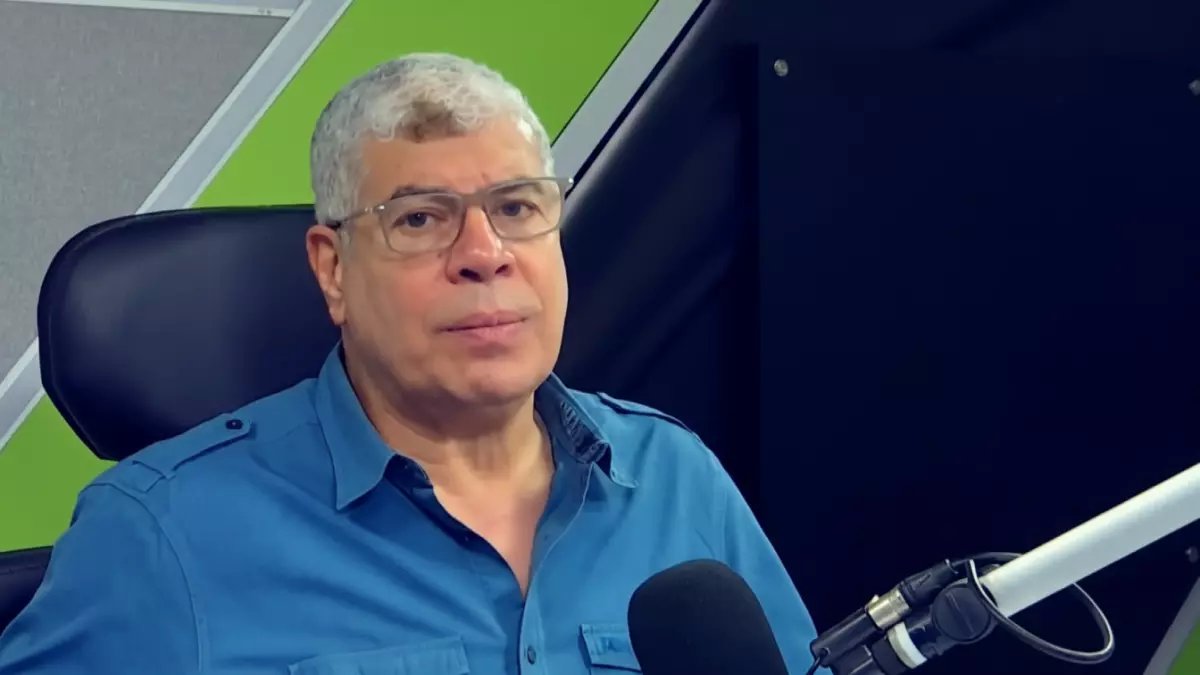 عاجل: شوبير يفجر مفاجأة صادمة... نجم الأهلي يرحل خلال أيام والسبب لن تصدقوه!