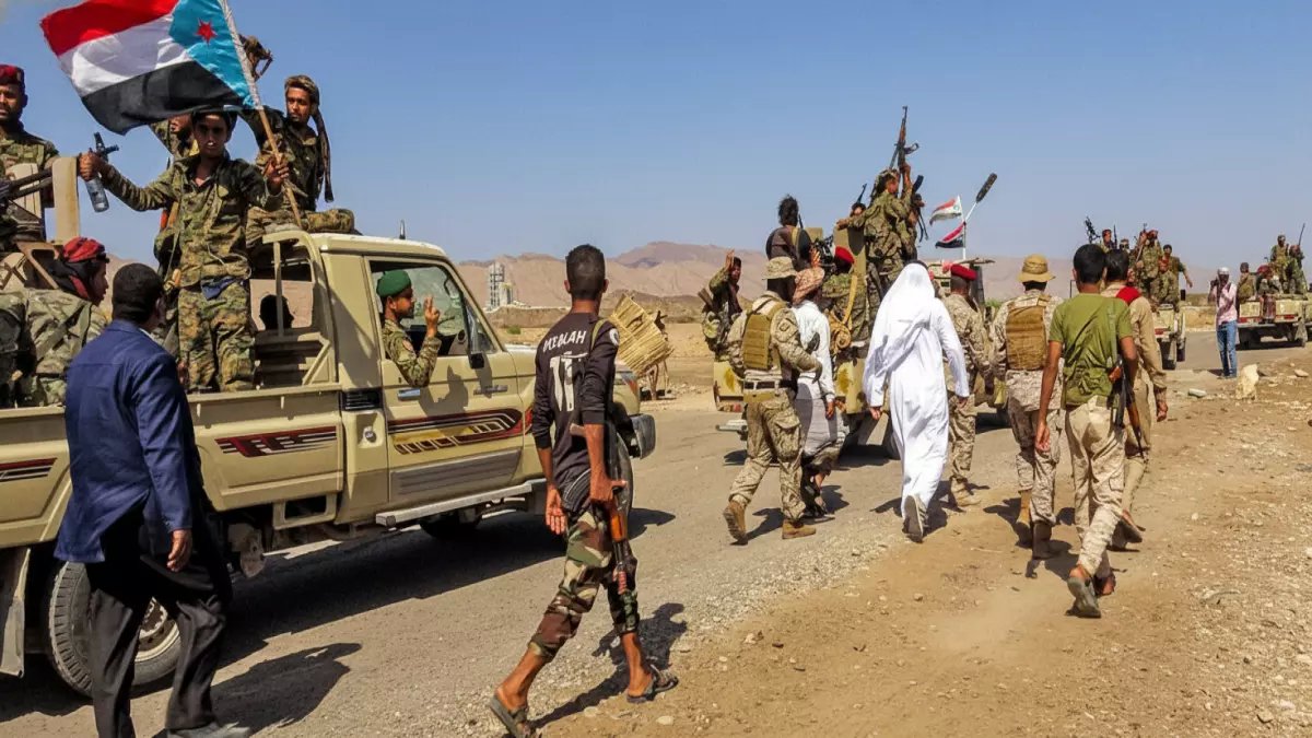 عاجل: انفجار داخلي يمزق المجلس الانتقالي... والإمارات تحشد قواتها سراً للمواجهة الحاسمة!