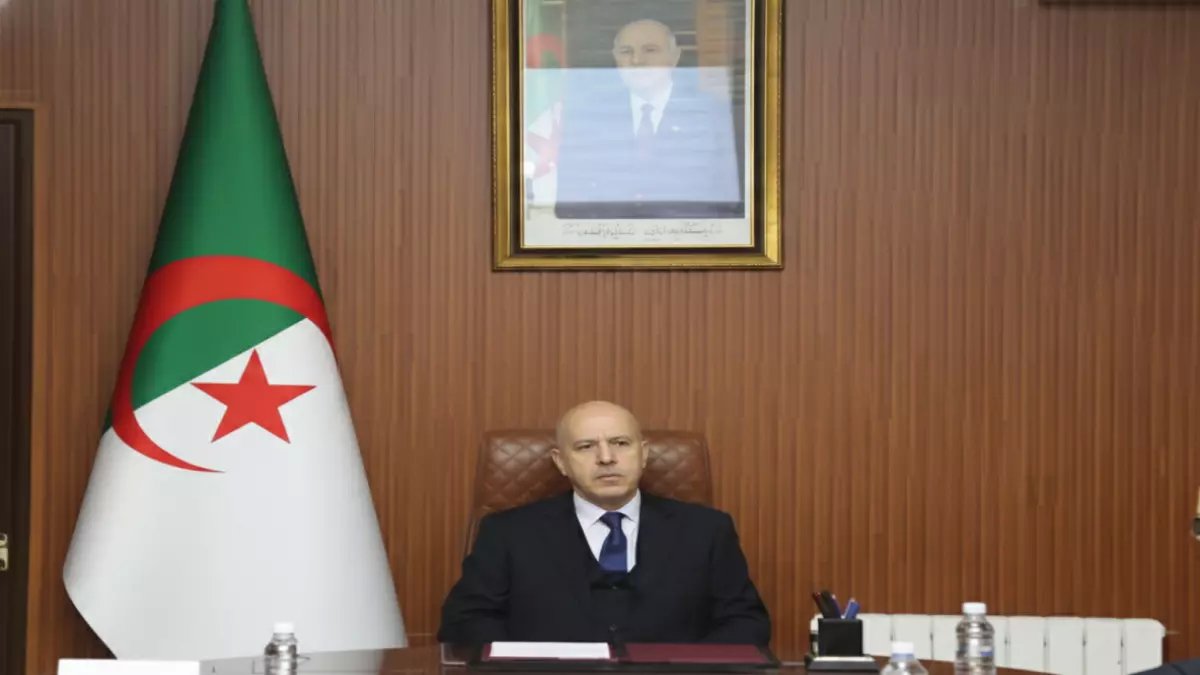 عاجل: وزير العمل يكشف عن المنظومة الذكية السرية التي ستحمي ملايين العمال من الموت... هل تعمل في مهنة خطيرة؟