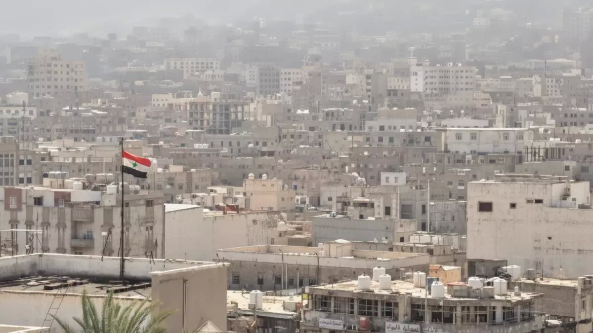 عاجل: اليمن يعلن أمام العالم استعادة سيادته بالكامل... هذا ما حدث خلف الأبواب المغلقة!