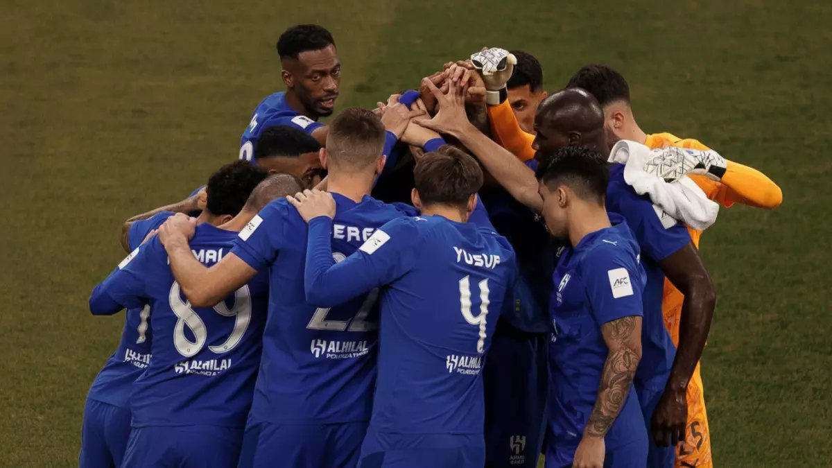 عاجل: الهلال يخطف نجمي الخليج بـ 48 مليون ريال... هوساوي والدوسري يشعلان غضب الجماهير!