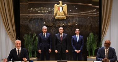 رئيس الوزراء يشهد توقيع اتفاقية مشروع ريكسوس مركز التجارة العالمى بالقاهرة