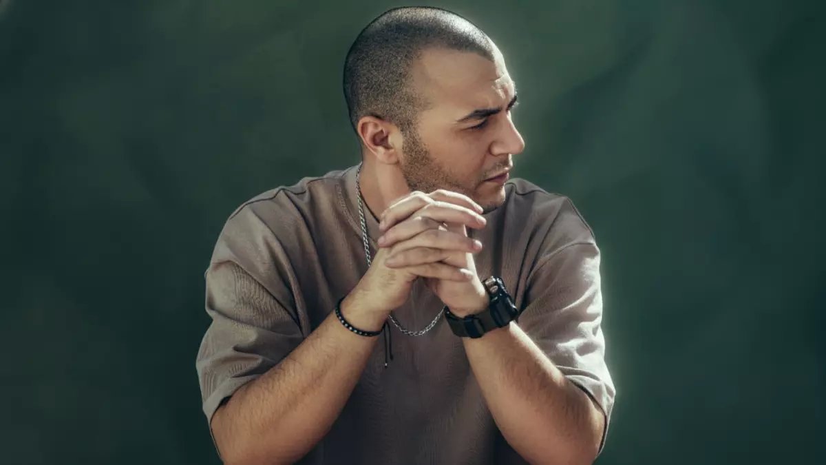 عاجل: شاهين يعود بقنبلة "مش لازم أتحب" بعد غياب طويل... والكلمات تفضح صراعه الداخلي!