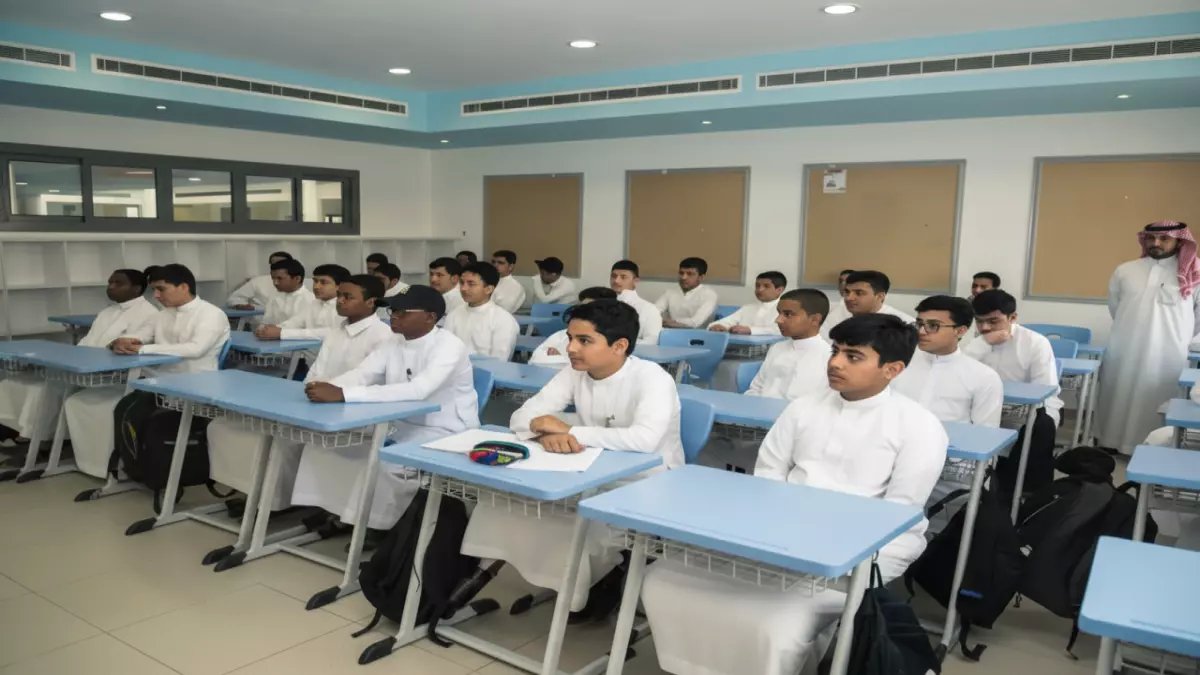 عاجل: السعودية تصدم العالم بـ37 يوم إجازة و9 أيام توقف متتالية... هل ينهار التعليم التقليدي نهائياً؟