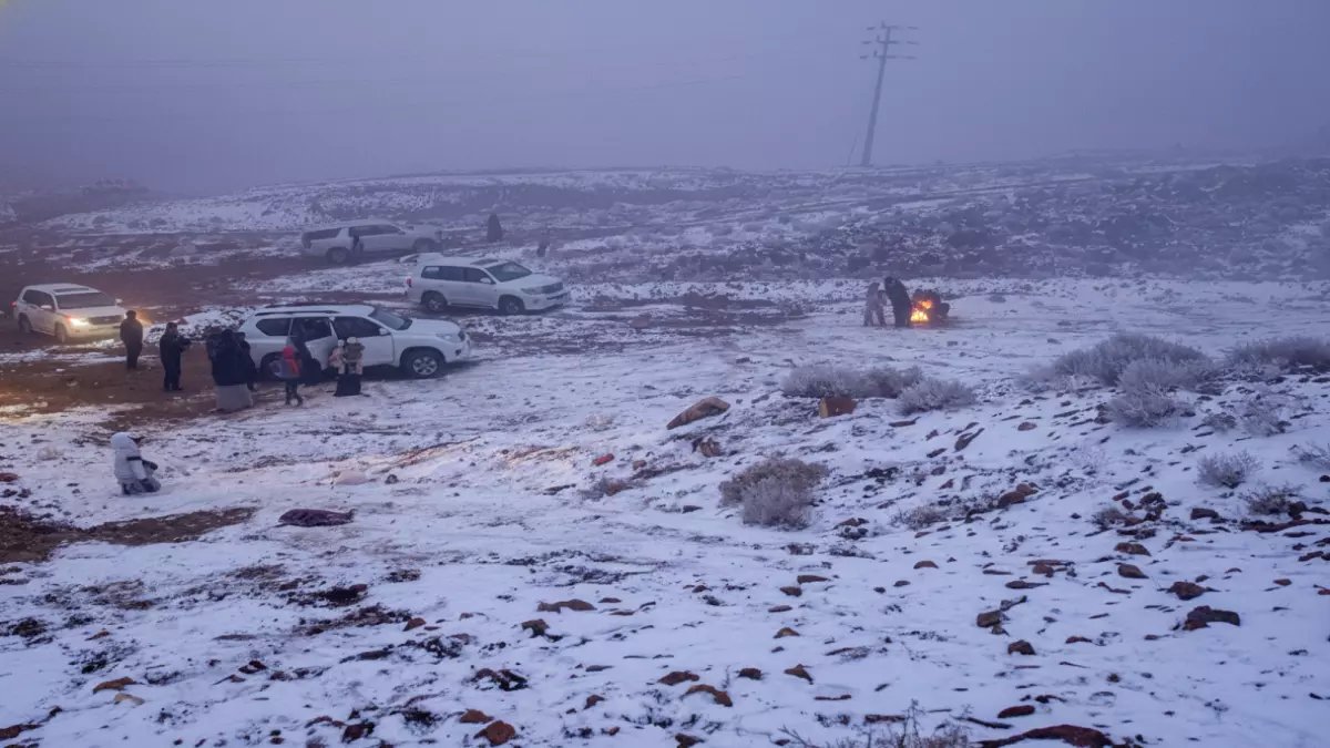 عاجل: موجة برد قارس تجمد السعودية... درجات تحت الصفر والرياح تشل الرؤية!