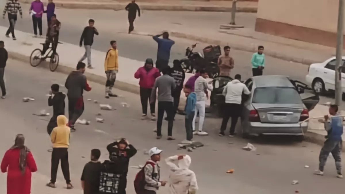 عاجل: طالب ثانوي يقتل أماً وابنها على رصيف أكتوبر... والابنة تصارع الموت!