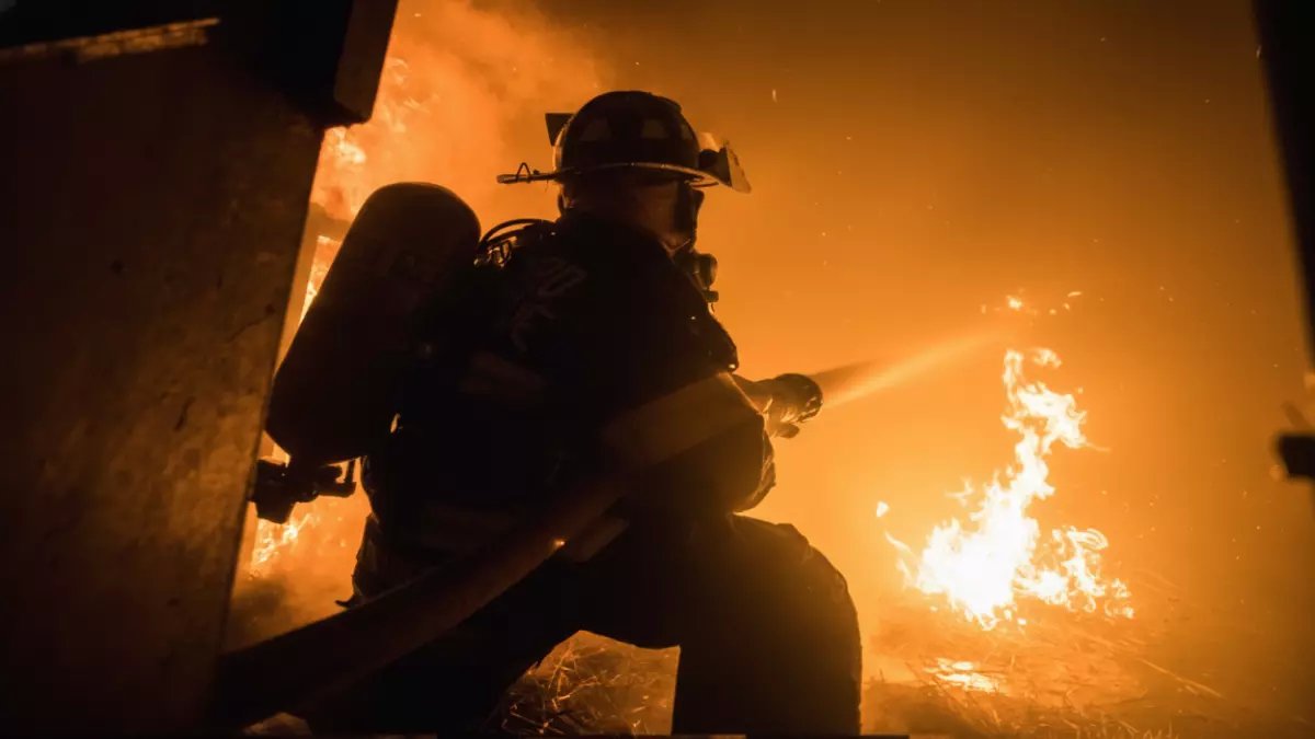 عاجل: خبراء السلامة يكشفون 6 علامات تنقذك من "القاتل الصامت" تحت مفرشك... تحقق منها الآن!