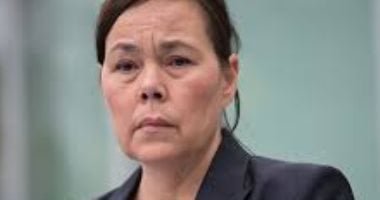 وزيرة خارجية جرينلاند تبكى بسبب ضغوط ترامب على الجزيرة.. ماذا حدث؟