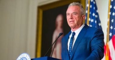 وزير الصحة الأمريكى يروج للبن كامل الدسم بفيديو AI .. اعرف السبب