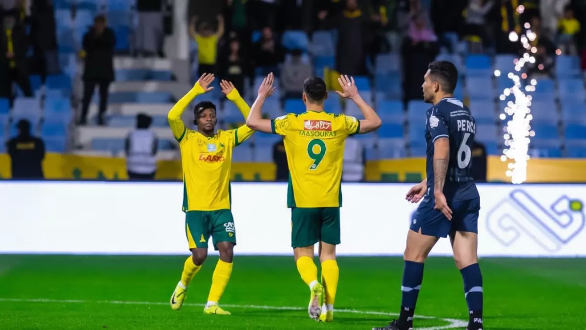 صاعقة الخليج تحطم الأخدود برباعية نارية... ماسوراس يسجل هدفين في 30 دقيقة!