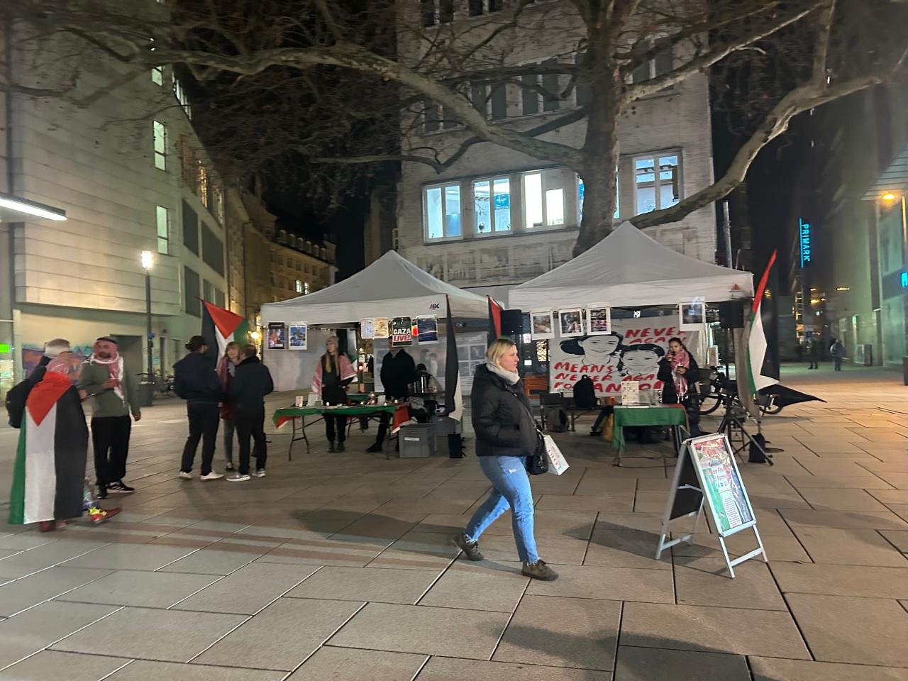 وقفة احتجاجية في فرانكفورت للتضامن مع غزة ضد جرائم الاحتلال الاسرائيلي