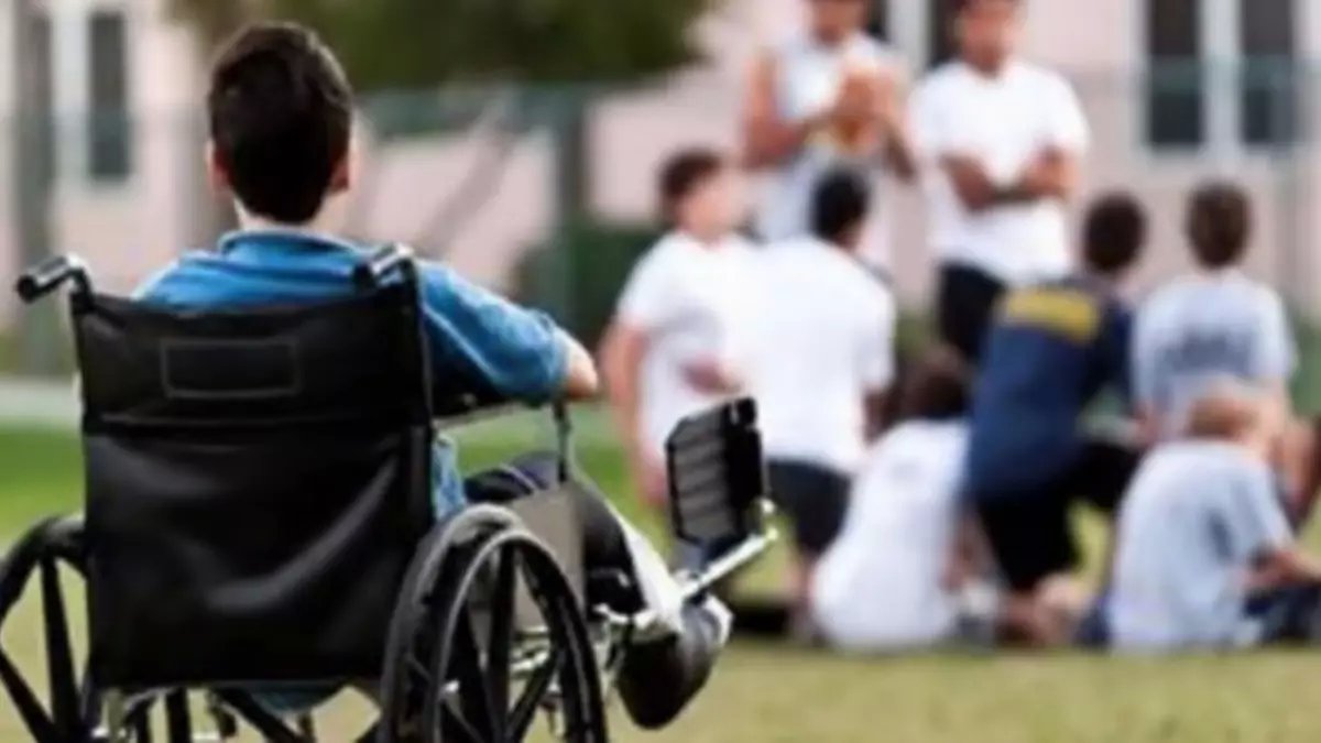 عاجل: جامعة مصرية تطور تقنية ذكية مذهلة لمساعدة المكفوفين... والنتائج صادمة!