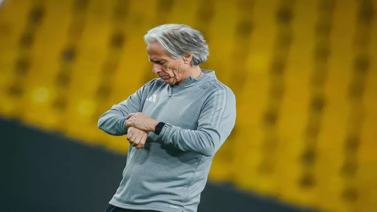 عاجل: الهلال يصعد ضد مدرب النصر رسمياً... جيسوس في مأزق خطير بعد تصريحاته الصادمة!