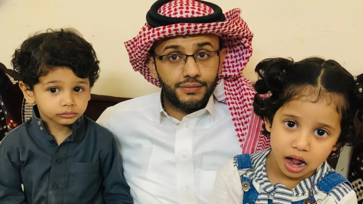 صادم: زوج يُدفن تحت عجلات السيارة أثناء تعليم زوجته القيادة... مأساة تهز جازان!