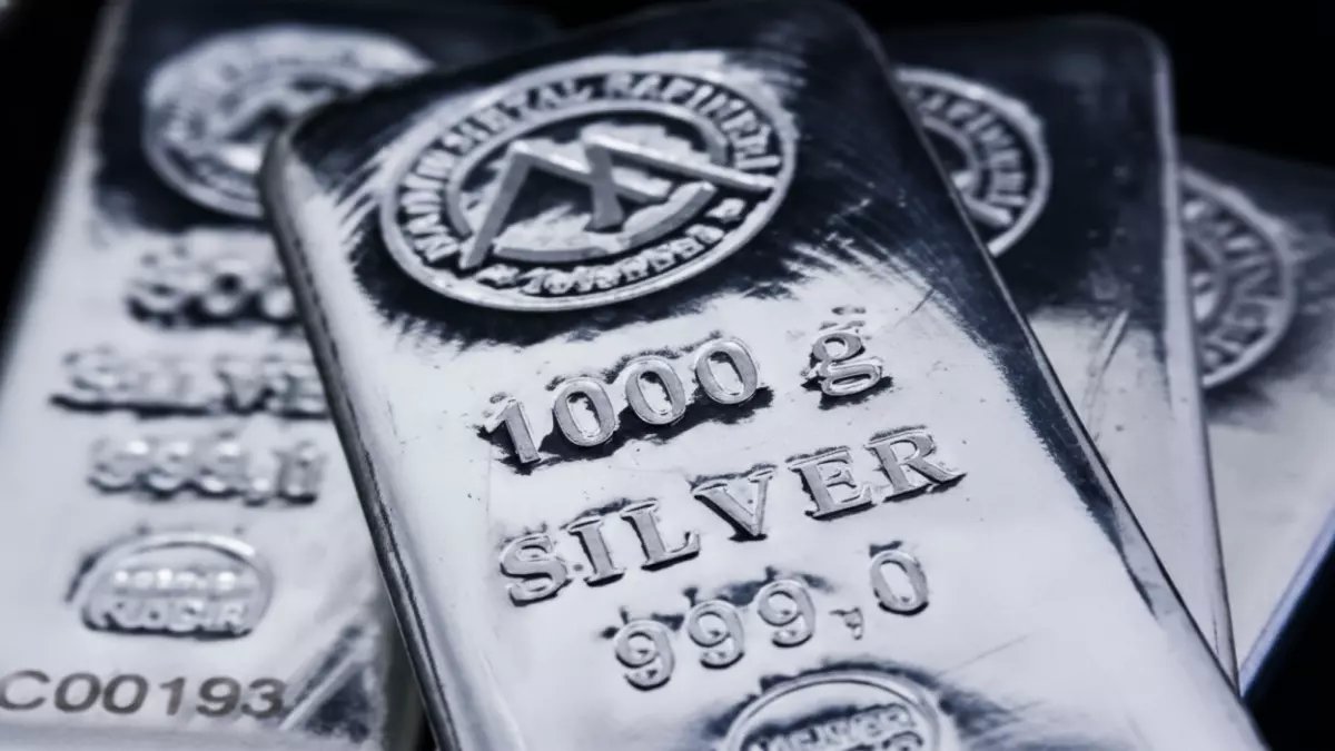 عاجل: بنك أوف أمريكا يتوقع انفجار الفضة إلى 170 دولار… هل تفوتك الفرصة الذهبية؟
