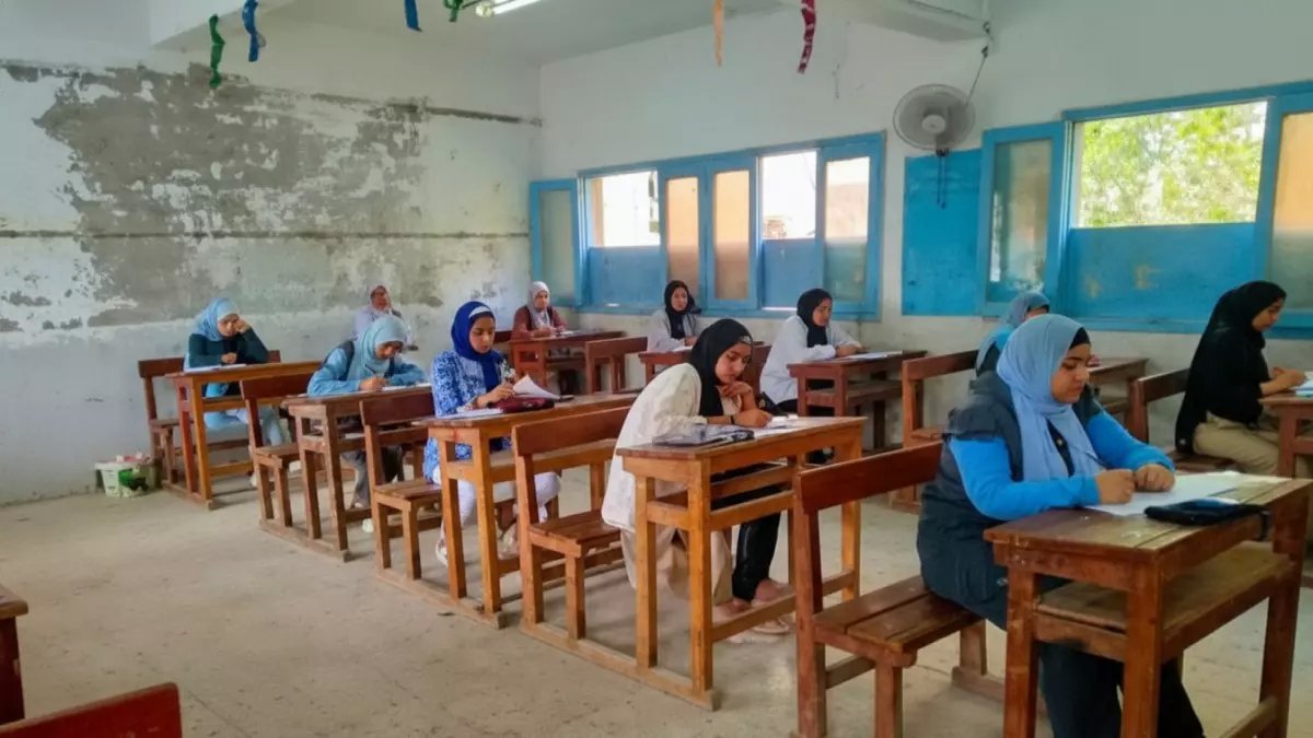 فضيحة: ضبط طالب ينتحل شخصية زميله في امتحانات المنوفية… والنتيجة صادمة!