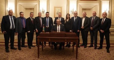 اللجنة الوطنية لإدارة غزة تبدأ أعمالها برئاسة المفوض العام الدكتور علي شعث