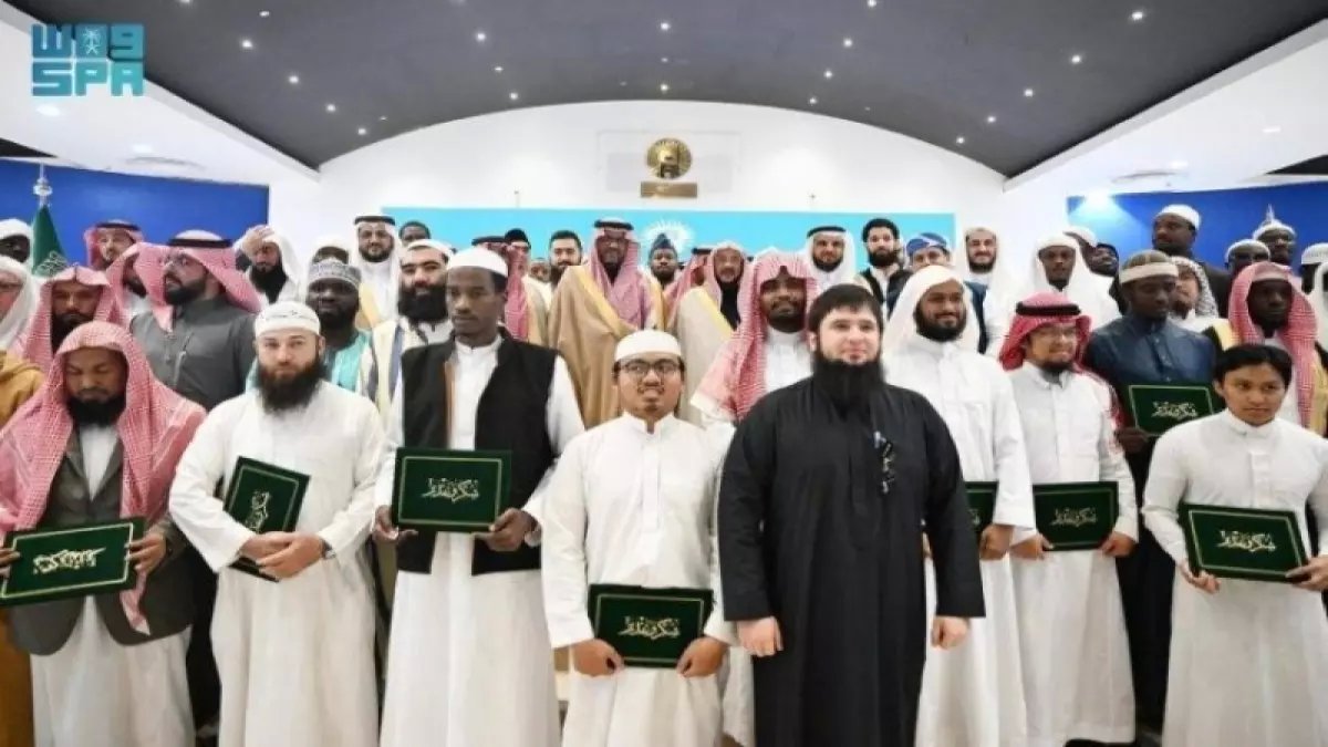 حصري: الوثيقة السرية التي تكشف كيف تحمي السعودية 15 مليون شاب من التطرف... والعالم يقلدها!