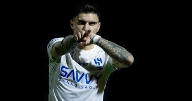 نيوم ضد الهلال.. الزعيم يواصل تحطيم الأرقام القياسية في الدوري السعودي