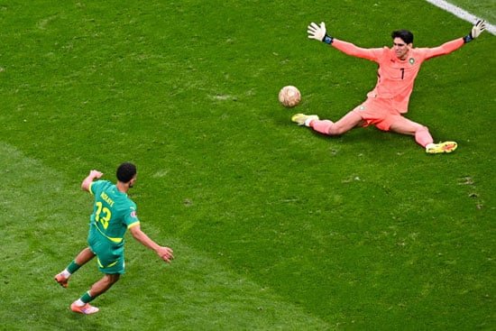 ياسين بونو يحرم السنغال من التقدم ياسين بونو يحرم السنغال من التقدم