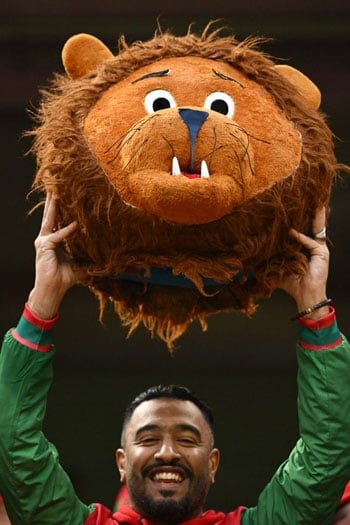 جمهور المغرب يشعل الأجواء