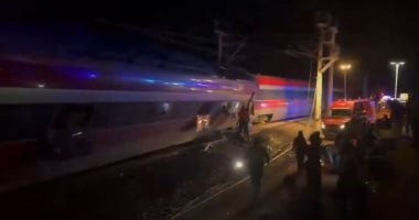 ارتفاع عدد ضحايا تصادم قطارين فى إسبانيا إلى 21 قتيلا.. فيديو