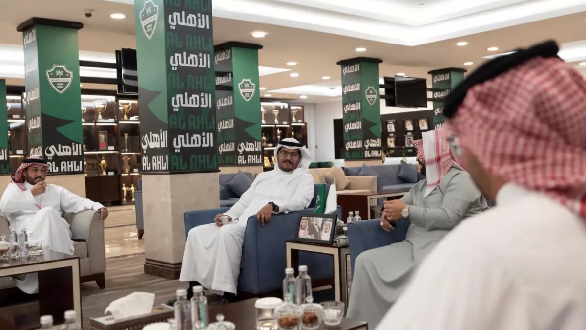 حصري: العفالق يكشف خطة سرية لتطوير دوري روشن… قرارات صادمة قادمة للأندية!