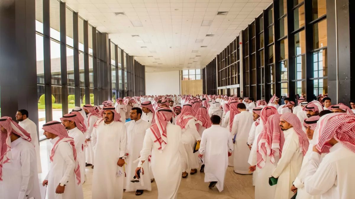 صادم: الذكور يهيمنون على 66% من العمل الحر في السعودية... والنساء يتراجعن رغم النمو الجنوني بـ50%!