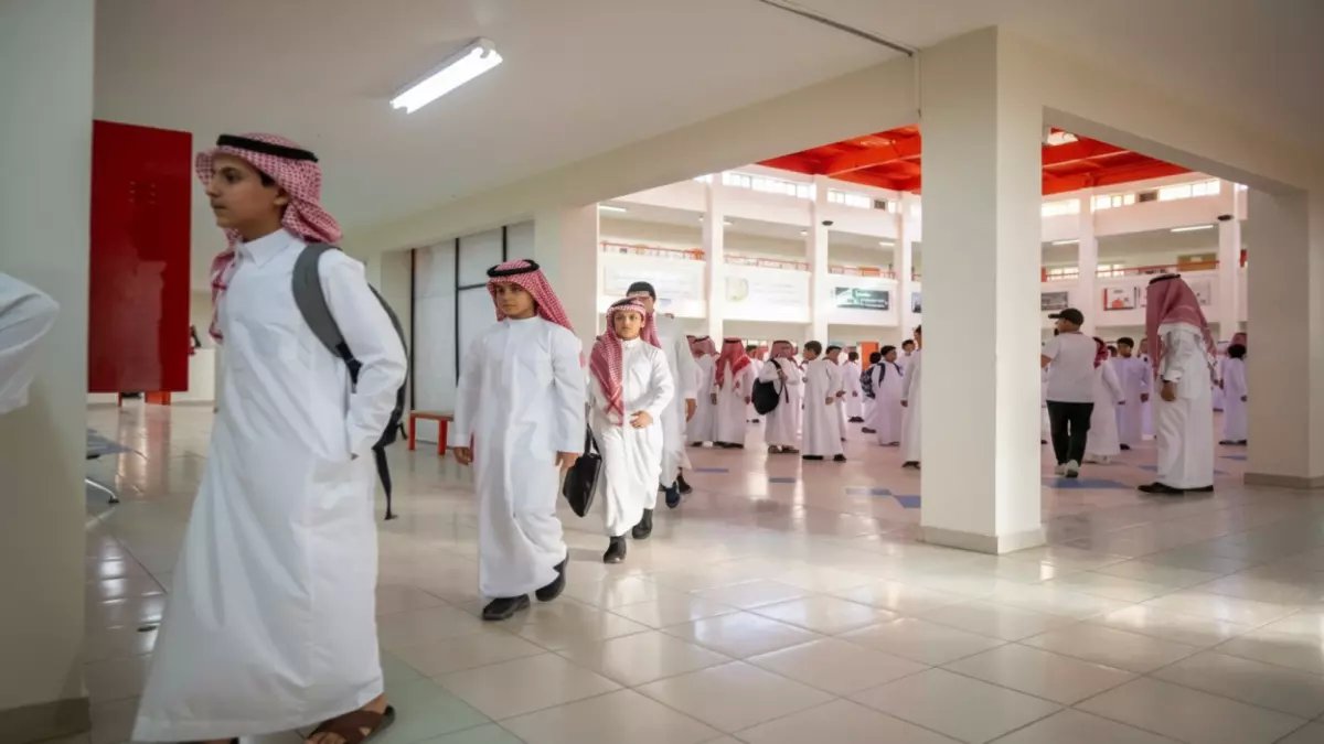 عاجل: المدينة المنورة تطبق الدوام الشتوي اليوم - مواعيد جديدة تبدأ 7:15 صباحاً!