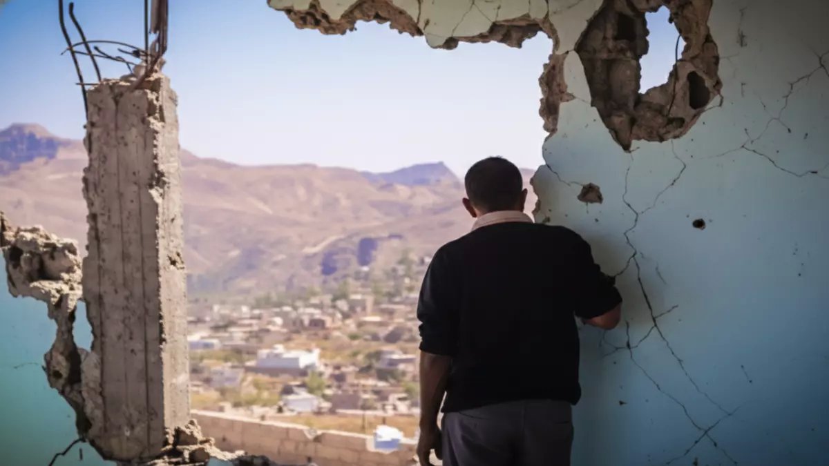 عاجل: صحيفة أمريكية تكشف مؤامرة السعودية والإمارات لتدمير اليمن... 377 ألف قتيل والعالم يتجاهل الكارثة!