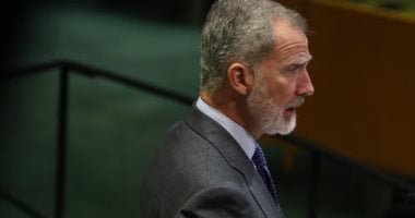 ملك إسبانيا يعبر عن حزنه إثر حادث القطار المأساوى ومصرع 39 شخصا