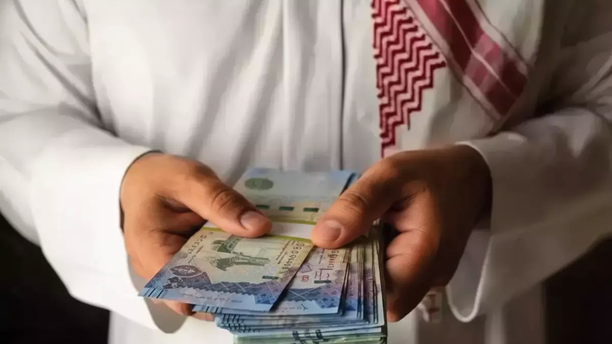 قوة اقتصادية تتحرك خلال 15 يوماً.. ملايين المتقاعدين يحركون مليارات الريالات قبل رمضان