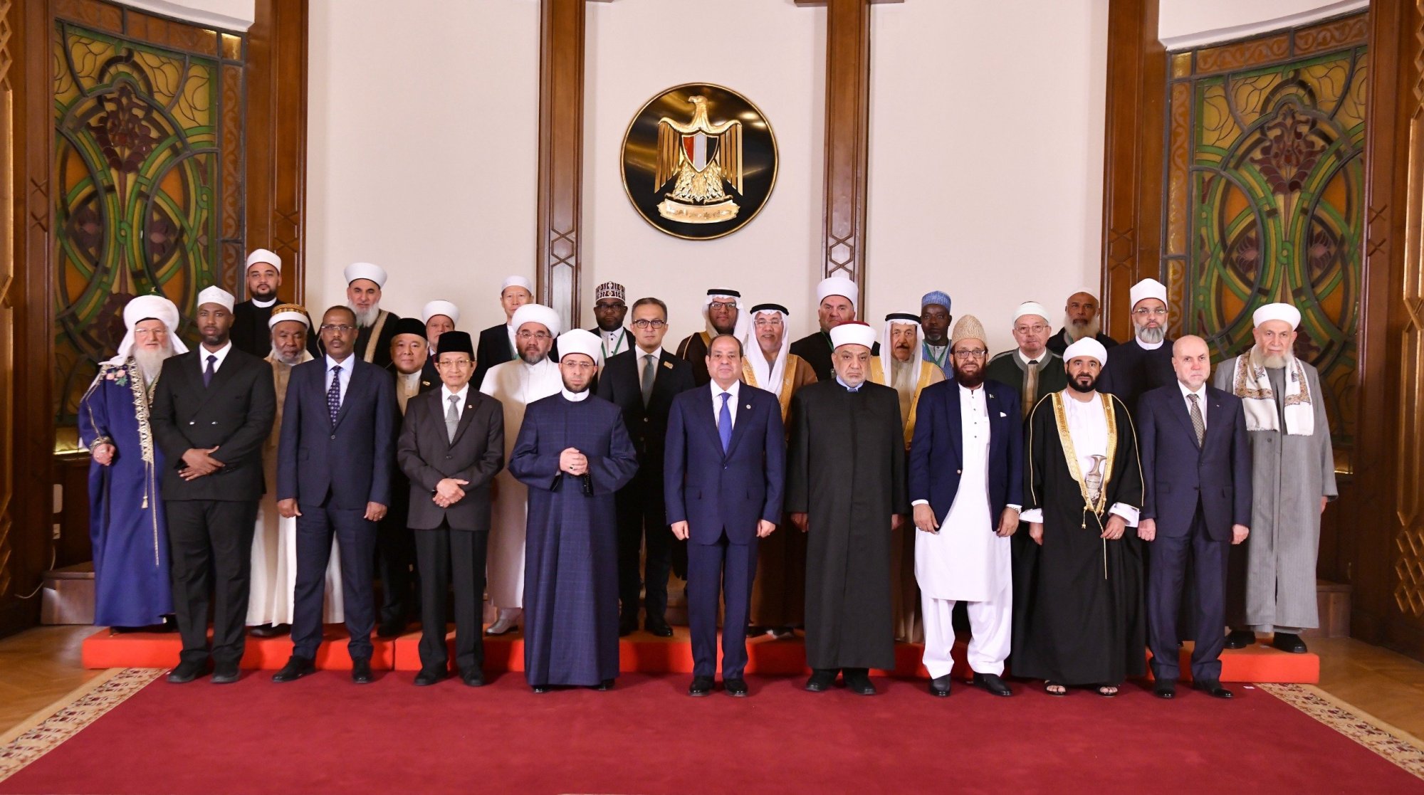 الرئيس السيسى يستقبل نخبة من المشاركين فى فعاليات المؤتمر الدولى للمجلس الأعلى للشؤون الإسلامية (5)