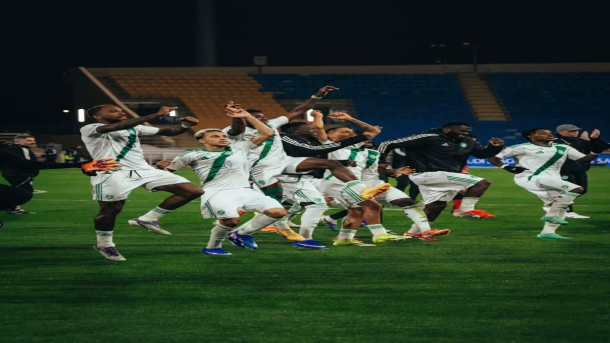 عاجل: الاتحاد حامل اللقب يواجه الكارثة... والهلال على بعد خطوة من الرقم القياسي!