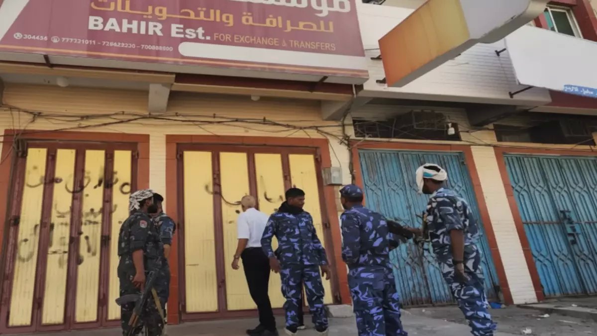 سر الإنقاذ الاقتصادي في اليمن.. السعودية تطلق 20 ألف ريال مباشرة إلى جيب كل مواطن في الجنوب