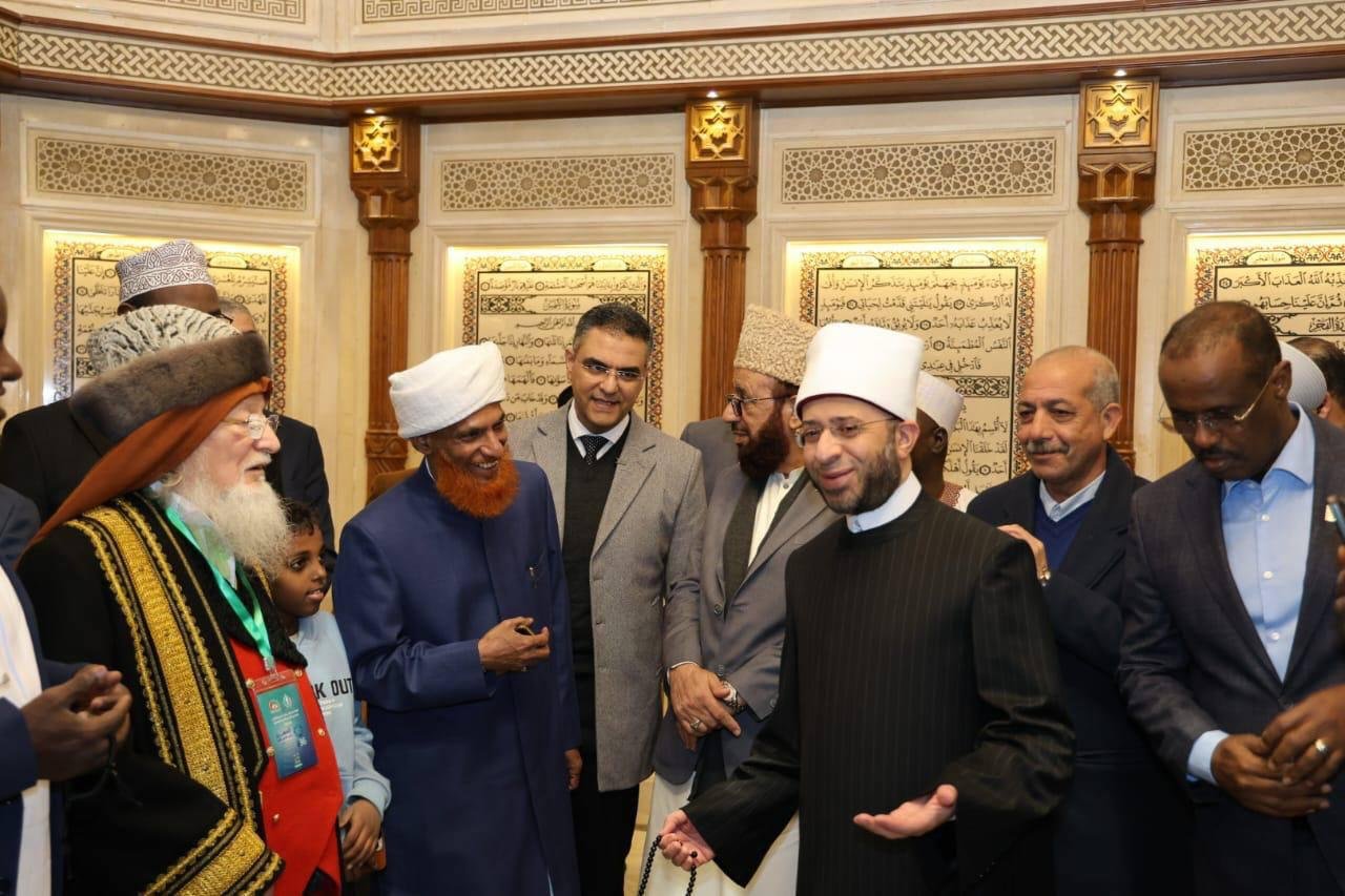 جانب من لقاء وزير الأوقاف مع الوفود جانب من لقاء وزير الأوقاف مع الوفود