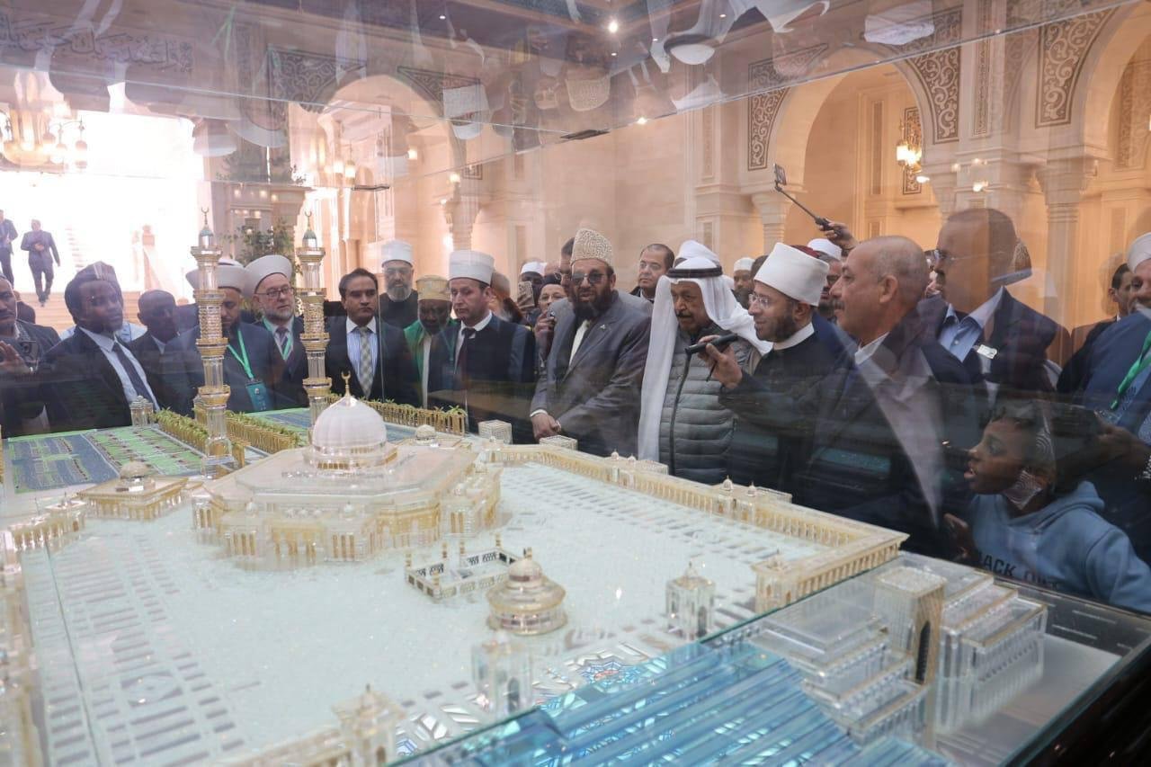 وزير الأوقاف يصطحب وفود المؤتمر الاعلى للشئون الإسلامية في زيارة لمسجد مصر الكبير وزير الأوقاف يصطحب وفود المؤتمر الاعلى للشئون الإسلامية في زيارة لمسجد مصر الكبير