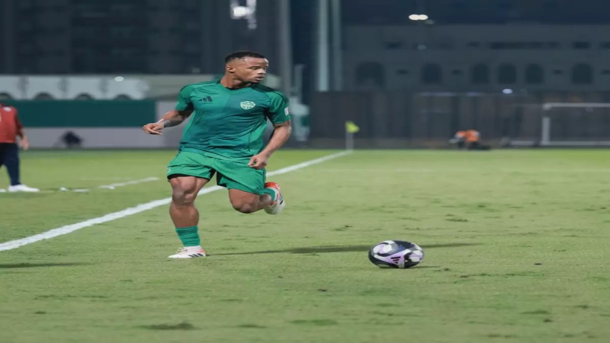 عاجل: أبها يخطف نجم الأهلي الواعد.. صفقة إعارة تشعل الدوري السعودي!