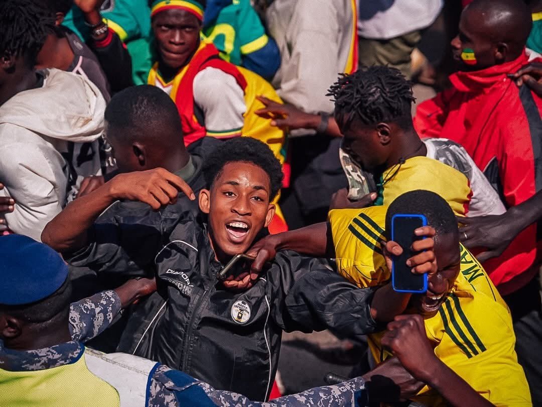 استقبال شعبي لنجوم السنغال (3) استقبال شعبي لنجوم السنغال (3)