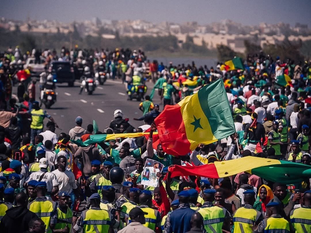 استقبال شعبي لنجوم السنغال (2) استقبال شعبي لنجوم السنغال (2)