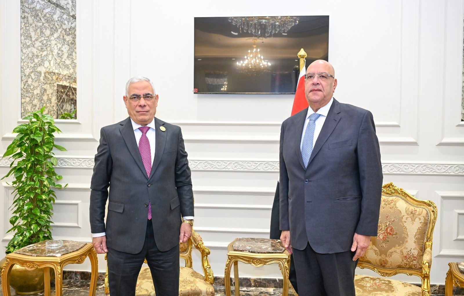 النائب العام يجري زيارة لرئيس مجلس النواب لتهنئته بتولي منصبه الجديد (1) النائب العام يجري زيارة لرئيس مجلس النواب لتهنئته بتولي منصبه الجديد (1)