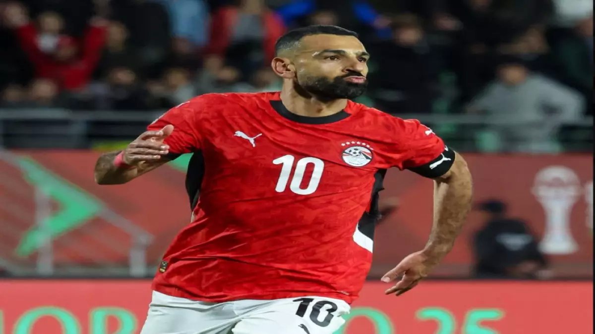 عاجل: نجم الأهلي يفجر مفاجأة صادمة عن محمد صلاح... ولاعب الزمالك يبهره!