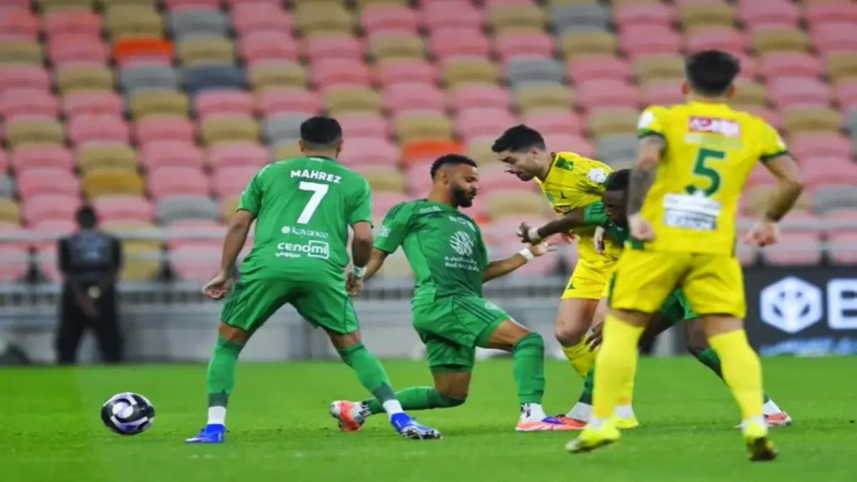 عاجل: إيفان توني يحطم الخليج بهاتريك تاريخي ويقود الأهلي لقمة دوري روشن!