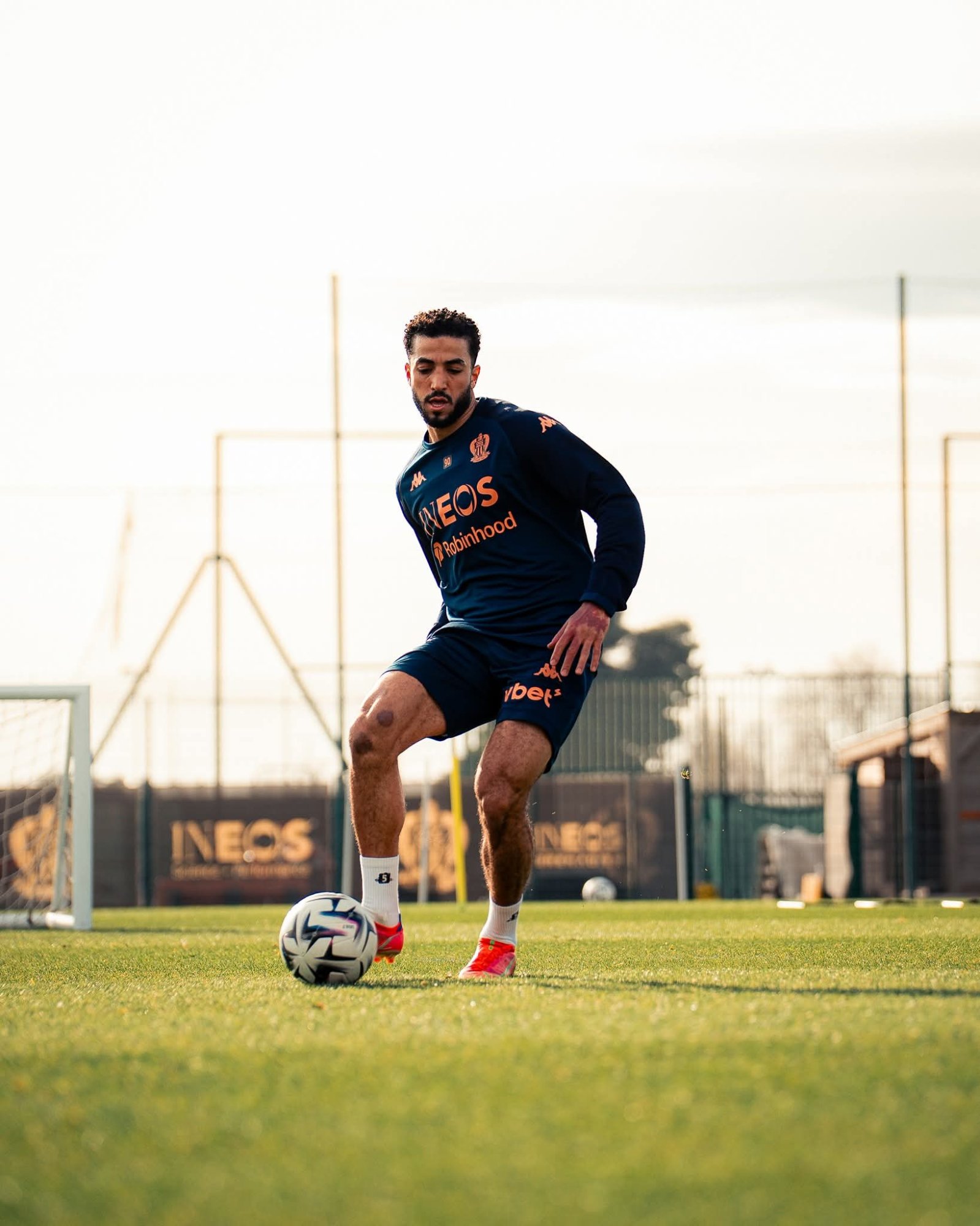 محمد عبد المنعم في تدريبات نيس (2)