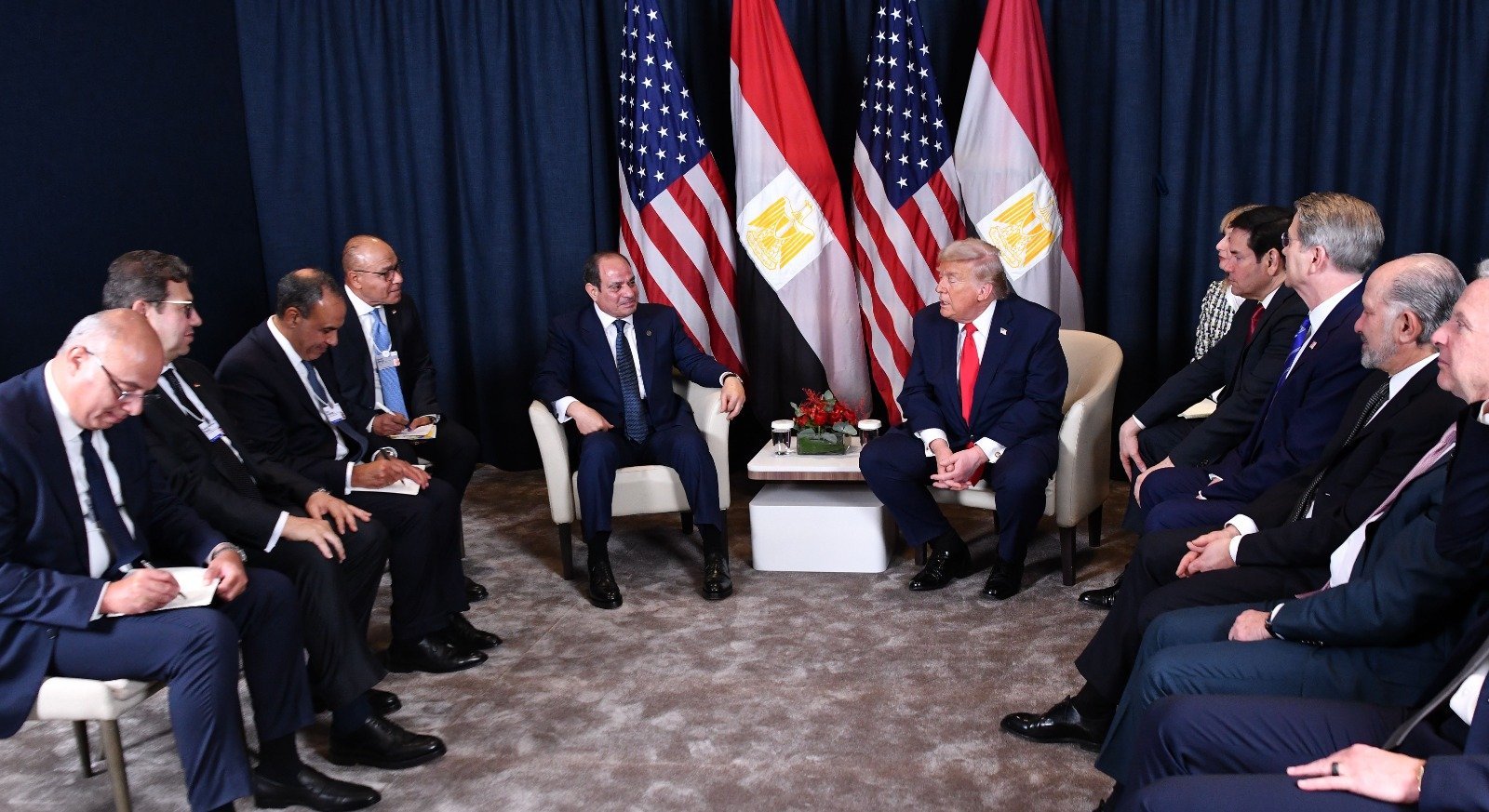 الرئيس السيسى يلتقى نظيره الأمريكى دونالد ترامب ع (2)