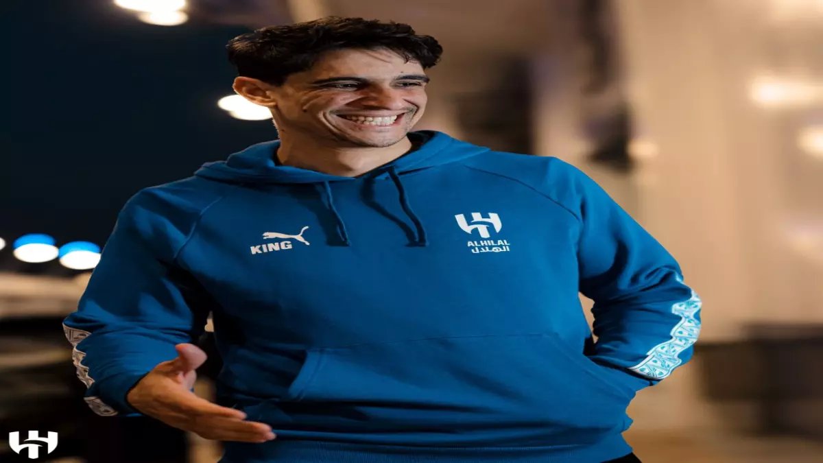 عاجل: ياسين بونو يعود للهلال بطلاً... حارس أفريقيا الأفضل يحمل جائزة تاريخية!