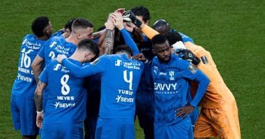 الهلال يبحث عن تعزيز صدارته للدوري السعودي أمام الفيحاء